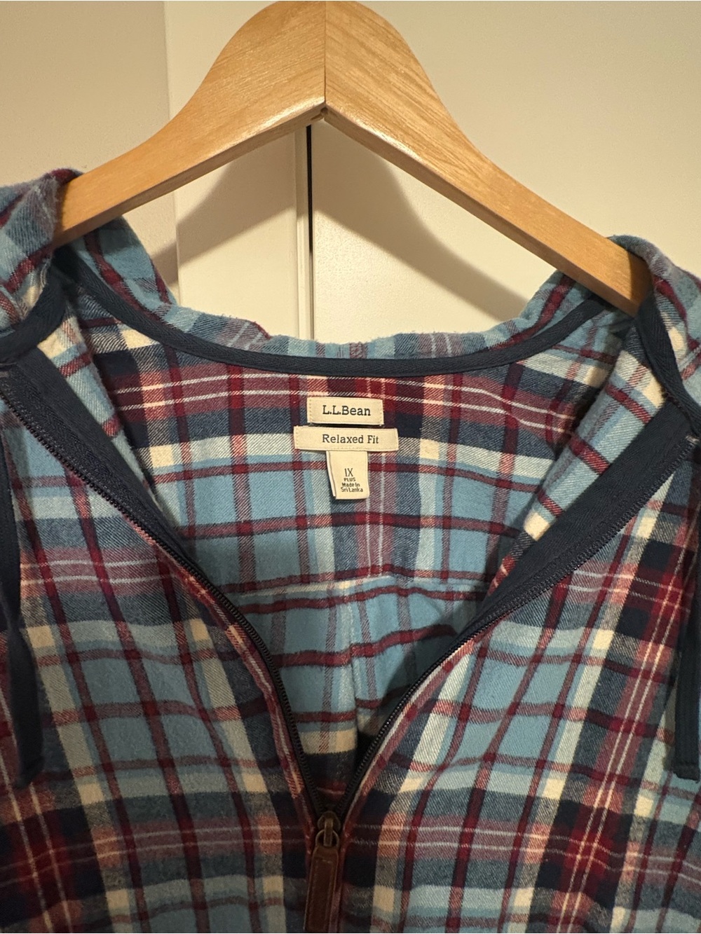 L.L.Bean Women's Scotch Plaid Flannel Shirt, Relaxed Zip Hoodie Size 1X - Picture 3 of 3